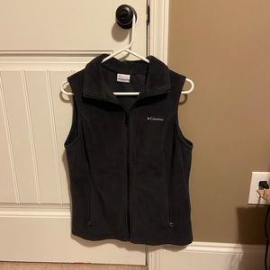 Women’s black Columbia vest size medium